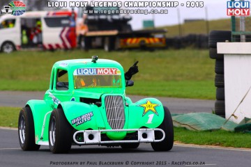 2015 series Champion Robertson took first blood