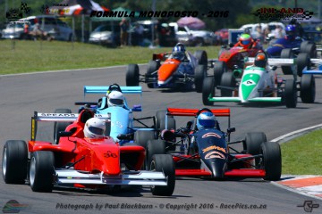Nicolas Zavallone (Speads RH08) leading the growing pack of Formula Monoposto racers